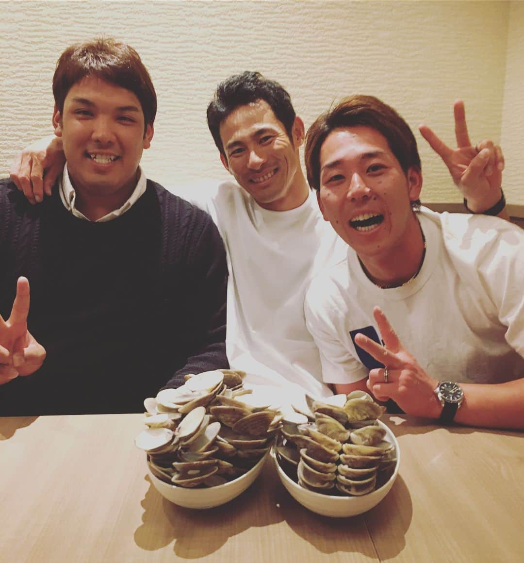 鈴木大地さんのインスタグラム写真 - (鈴木大地Instagram)「今日は荻野会でした✨ はまぐりを3人で食べまくりました😁 明日からまた頑張ります✊️」4月24日 22時25分 - 0818.daichi.e7