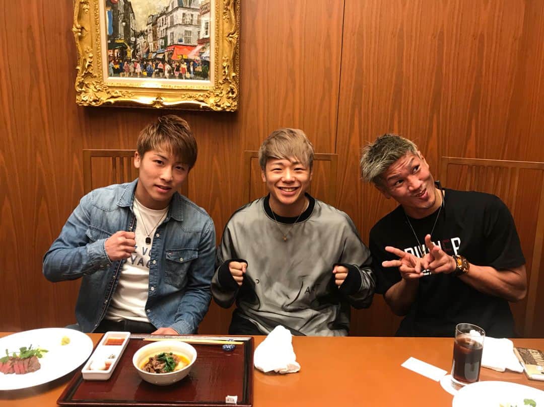 井上尚弥さんのインスタグラム写真 - (井上尚弥Instagram)「K-1の城戸さんと武尊さんと食事に行きましたよ！！ 試合前に練習など減量のこと色々話せて良かった！ これで試合まで集中して頑張ろう！ ありがとうございました^ ^ @yasuhiro.kido @k1takeru」4月24日 23時15分 - naoyainoue_410
