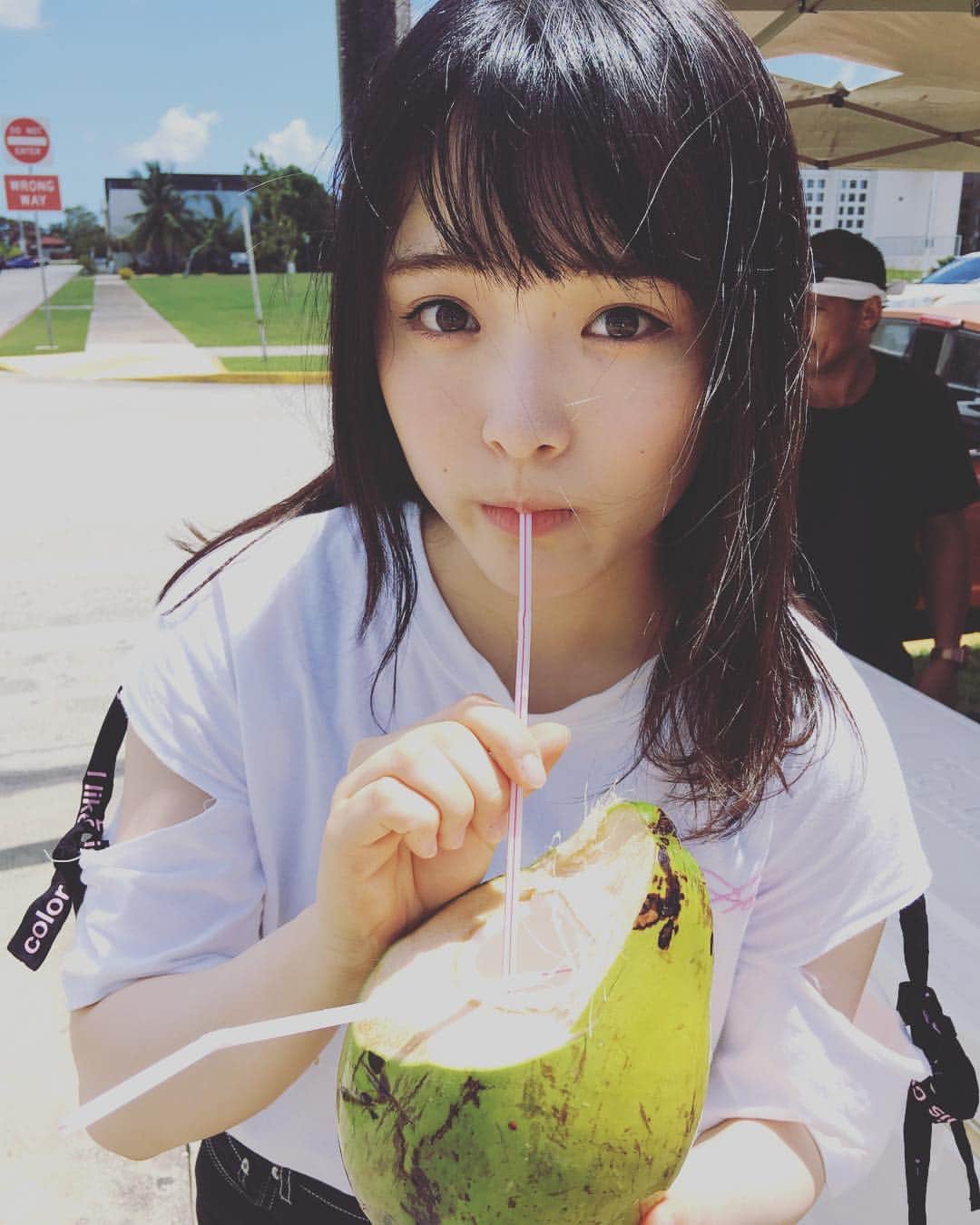 大森美優のインスタグラム：「初めて飲んだココナッツウォーター美味しかった！🍹 #グアム #インスタグアム #おやすみなさい」