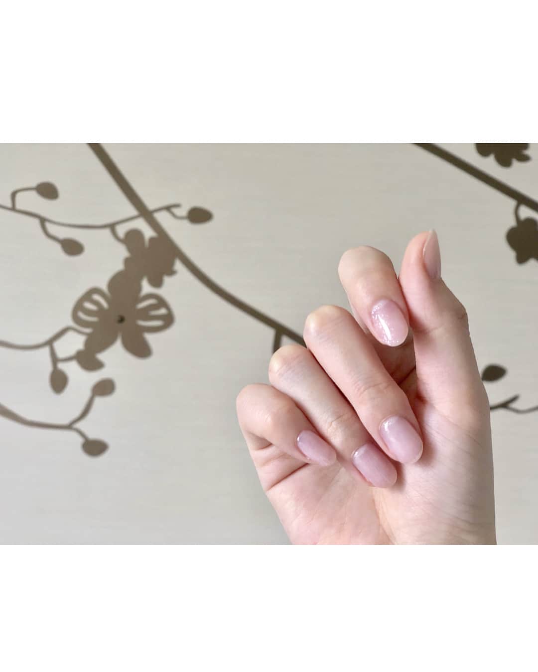 大石絵理さんのインスタグラム写真 - (大石絵理Instagram)「🌸💅 #springnails ハンドはじゅんちゃん @jun.amaki とおそろい👯‍♀️ サロンタグ付けしてます💕」4月1日 13時59分 - erioishitokyo