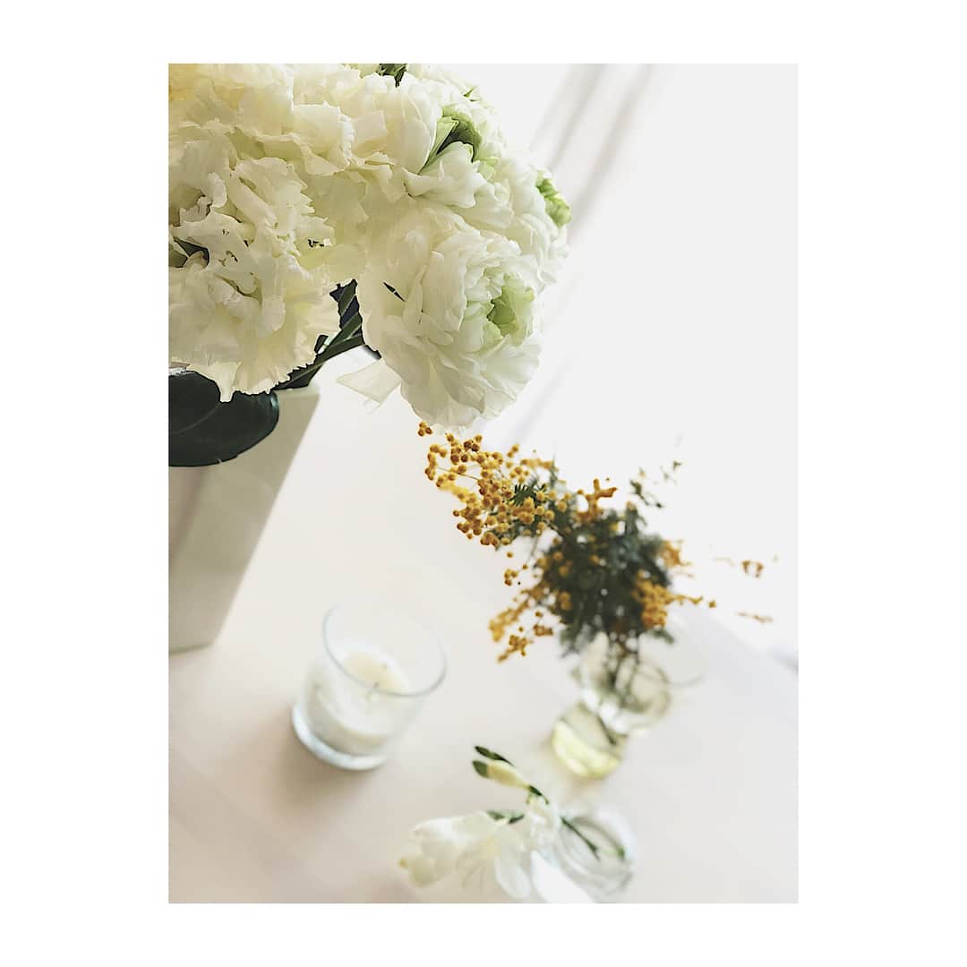 Rioのインスタグラム：「🌸🌸🌸✨ 素敵な季節ですねー😊  今日ゎ朝から動いていて、、、 日曜日の朝一番の都内は お正月の時のように 人も少なくて、、、 だけど 明るい太陽が☀️たくさん 降り注いでポカポカしていて、、、 こんなに気持ちがいい朝ゎ どれくらいぶりだろぅ〜〜〜 現役の時はお休みも少なく 目の前に精一杯だったから こんな朝も見逃していたのかなあ〜〜 でもきっと 完璧でゎなかったけど 精一杯やれたから今を感じられてる のかなあ〜〜〜〜、、、 とかとか、、考えながら、、、！ 良い一年になればいいなと 改めて思えた清々しい朝でした🌸😊✨ あとゎ、、私のテキトーご飯。✌️ #rio#japan#talent#テキトーご飯#良い一日を🌸🌸🌸#リオって名前変えたいな〜〜」