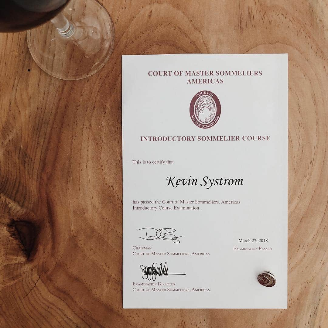 ケビン・シストロムさんのインスタグラム写真 - (ケビン・シストロムInstagram)「One of the things I’ve had on my bucket list was to pass the first level of the Master Sommelier training (the introductory course). After many months of flash cards, practicing deductive tasting and the intro course I passed the test. The next level is the “certified” test which is much harder and requires you to blind taste wines, name what they are and pass a service test. I’m starting to study now so wish me luck!」4月1日 6時36分 - kevin