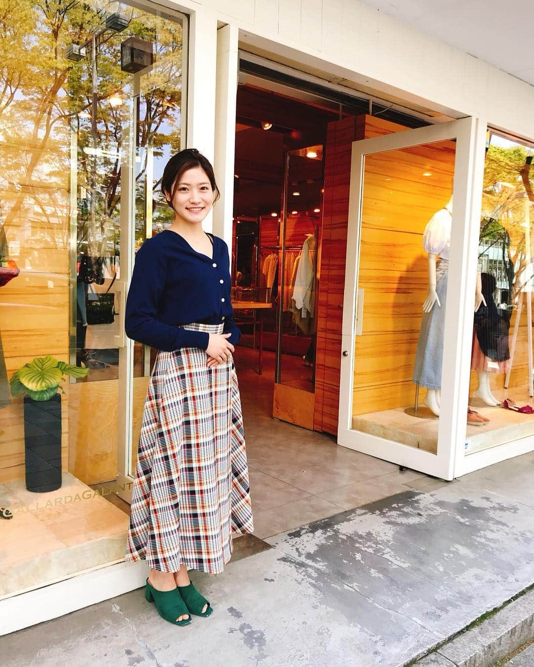 大野南香さんのインスタグラム写真 - (大野南香Instagram)「この前の服☺️❤️かわいかった〜☺️! #fashion #code #ootd #spring #skirt #cardigan #everydayhappy」4月1日 14時07分 - miss_todai_5