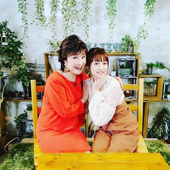 のインスタグラム：「先日、関テレのたかみなの番組「ミュージャック」収録してきましたー✨  たぶん、４月放送！！ 楽しかった⤴️⤴️ #小林幸子 #sachikokobyashi  #高橋みなみ #たかみな #ミュージャック #ゲスト出演」