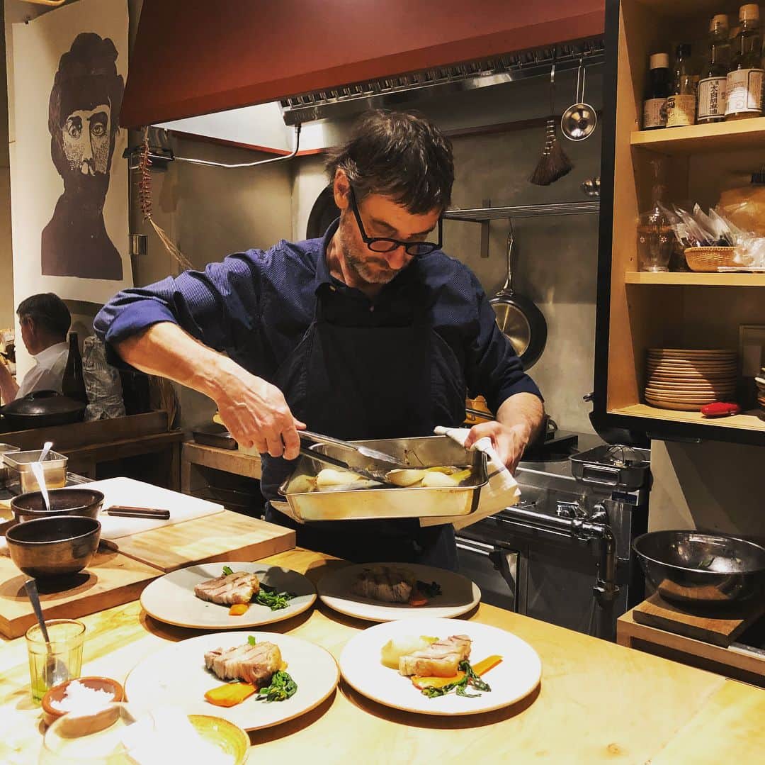 西田善太さんのインスタグラム写真 - (西田善太Instagram)「ジェローム・ワーグと原川慎一郎のレストラン「ザ・ブラインド・ドンキー」。神田駅から数分にいい空間とよい料理。バーもあるでよ。原川くん、久しぶり。 #ブラインドドンキー」4月1日 12時12分 - zentanishida