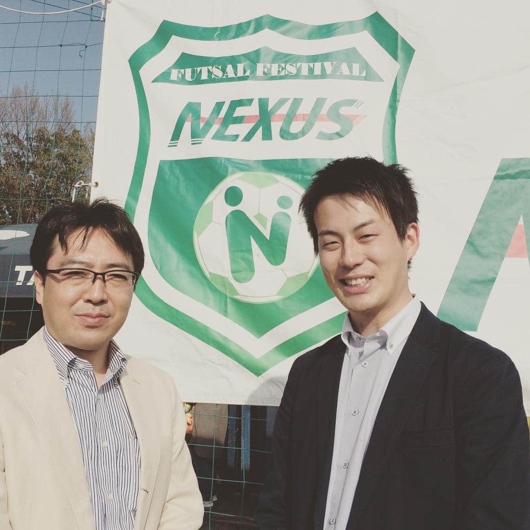 梨子田友和のインスタグラム：「北爪アナウンサーとともにフットサルの実況でした。毎年恒例のネクサスフットサルフェスティバル。自分にとっては区切りのお仕事でした。 試合に敗れ監督の前で悔し涙を流す選手たちがいました。沢山練習をしたのに結果が出ない。監督曰く「本気で勝ちたい、上手くなりたいと思って取り組んで来たから悔し涙が出るんです。彼らは絶対上手くなります」こういう光景に、胸が熱くなりました。小学生年代のプレーヤーに思いを乗せきれたのか？実況が、純粋に、上手くなりたい。そう思いました。ネクサスフットサルフェスティバルは、14日、放送です。#ネクサス #フットサル #GTV #実況」
