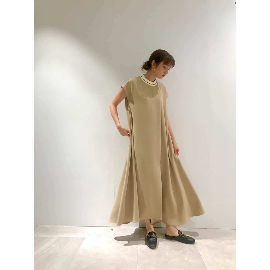のインスタグラム：「このあと！ 23:05〜テレビ朝日「丸の内小町」O.Aです(^^) 丸の内の魅力をお届けします！ 4週にわたって出るのでぜひご覧ください☺️🌷 写真は私服👗の @united_tokyo ワンピース💚 #丸の内小町 ＃丸の内 ＃unitedtokyo #あかねのしふく」