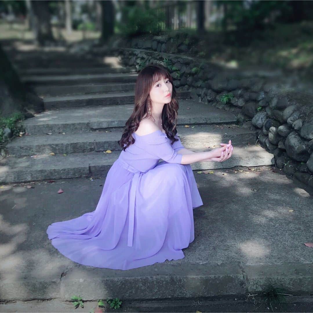 堀尾実咲のインスタグラム：「🐷🌸💜 #ootd #cordinate #fashion #tops #skirt #snidel #shoes #chineselaundry #portrait #お花見 #公園」