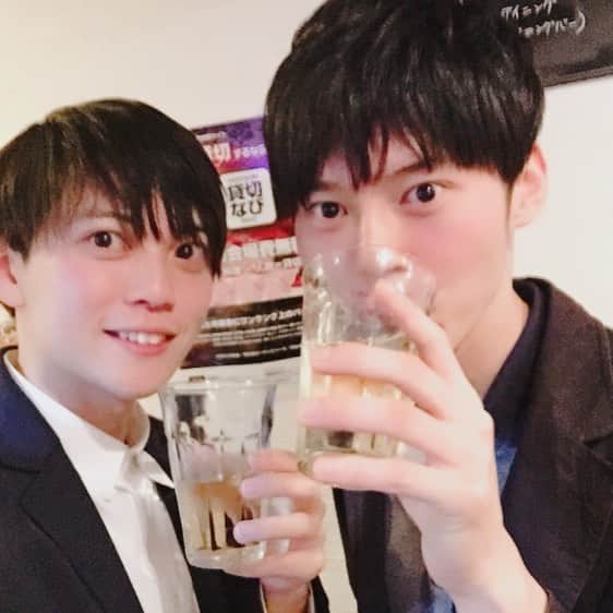 河野玄斗のインスタグラム：「昨日は頭脳王で一緒だったメンタリストRyoGo(←何やねん)と久々に会いました〜🙆 人との繋がりは大切にしないとですね🙆 一昨日まで変な髪型だったから髪切れて良かったです＼(^o^)／ #頭脳王」