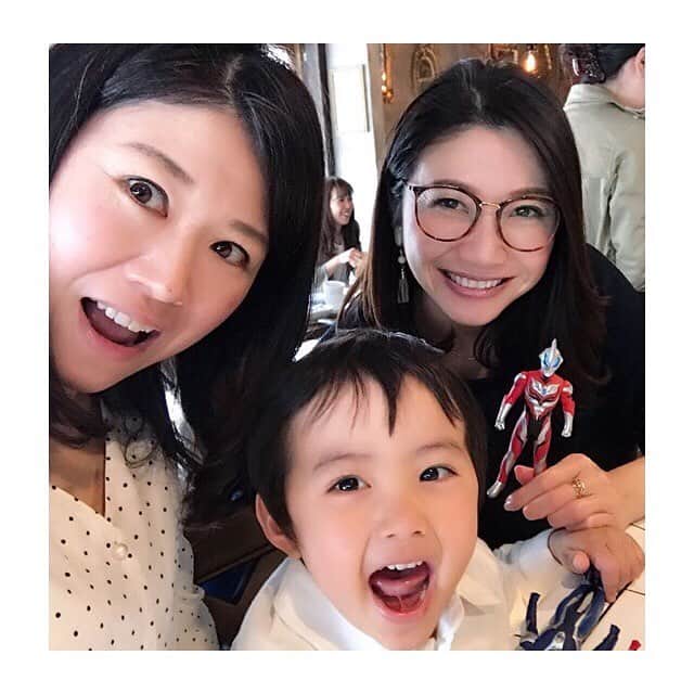 市橋有里のインスタグラム：「あー楽しかった♪姉  @kana_i_c と電話しながら思い出す😊 #姉妹 #最強の親友 💛 #甥っ子 #ウルトラマンが好きみたい  #ビストロチック」