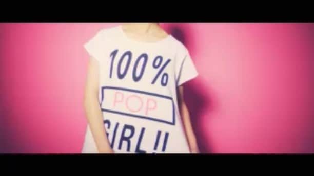 のインスタグラム：「キレイモのCM「KIREIMO 100% GIRLS!! 100人篇」が今日から放送です！ 昨日のTGCなど、今シーズン色々なイベントでキレイモのPRをしてきましたが、本当にパワフルで、元気になるこのプロジェクトに参加できて嬉しいです！ このCMを見るたびに元気になっていただけたら♡ ガールズバンド、楽しかったー！ #一曲終わるとみんな息切れ #キレイモ #KIREIMO  @kireimo_official」
