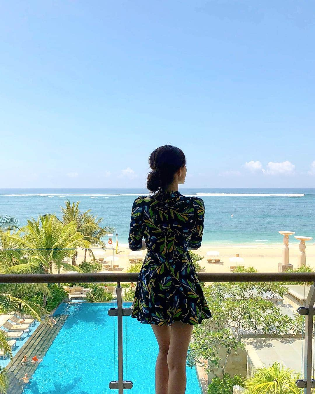 王子咲希(saki ouji)さんのインスタグラム写真 - (王子咲希(saki ouji)Instagram)「. . ocean view❤︎❤︎❤︎ . #myroom#room#balcony#bali#resort  #MULIA#themuliabali #muliaresort  #shooting#model #hair#make #summer #fashion#fashiongram #coordinate#hummingbirds#HB #avexmanagement #instagood#instagram#instalike #happy#good #バリ#バリ島#リゾート#オーシャンビュー #ハミングバーズ」4月2日 17時50分 - sakiouji