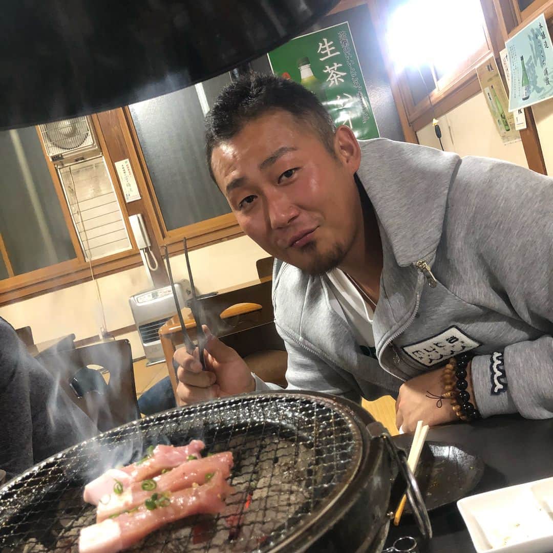中田翔さんのインスタグラム写真 - (中田翔Instagram)「皆さんお疲れ様です！ 今日は、移動休みだったので、仙台で牛タン食べに行きました^ ^美味すぎる！！明日からまた、頑張ります！！ #中田翔#井口和朋#西村天裕#牛タン」4月2日 20時05分 - shonakata_official