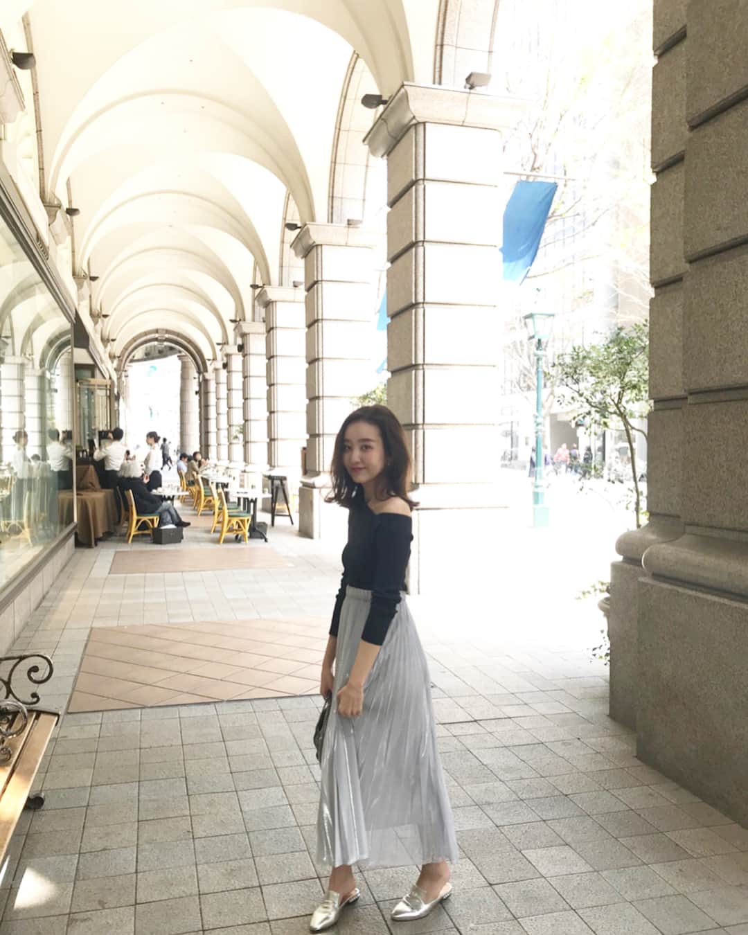 のインスタグラム：「. . 最近暖かくて嬉しいな…🌸 . tops#stunninglure#スタニングルアー  skirt#gracecontinental#グレースコンチネンタル  shoes#fabiorusconi#ファビオルスコーニ  bag#stellamccartney#ステラマッカートニー」