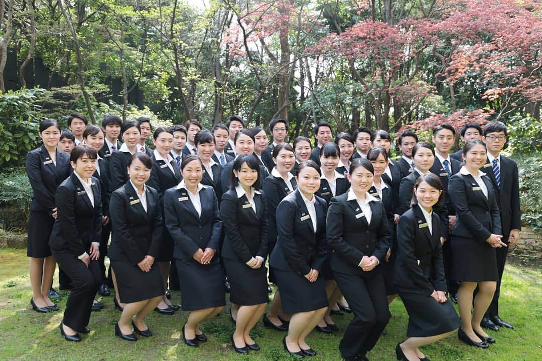 のインスタグラム：「本日、ウェスティンホテル東京に2018年度の新入社員が入社いたしました💐✨ 期待と不安をたくさん抱えながらも、これから多くのお客様に喜んでいただけるおもてなしをしていくことに嬉しさ感じ、とても素敵な笑顔を見せてくれています。  #ウェスティンホテル東京 #ウェスティン #ホテル #東京 #恵比寿 #新入社員 #笑顔  We started off this week with the beautiful smiles of our new associates who joined The Westin Tokyo family today!  We are all excited to coach and work with these leaders of our future with our “Take Care” culture so that they can take good care of our guests – as we always believe people are what really brings the hotel experience to life.  Welcome to the big family!  #WestinTokyo #westinhotel #thewestintokyo #westin #hotel #tokyo #ebisu」