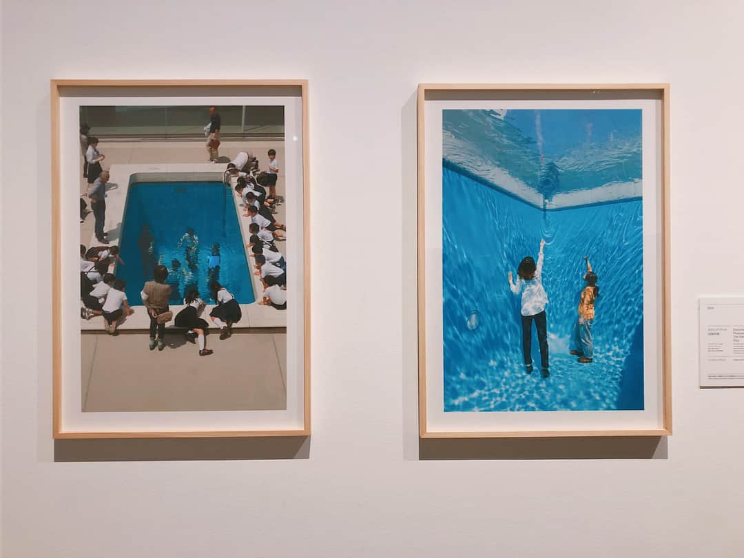 深川麻衣 さんのインスタグラム写真 - (深川麻衣 Instagram)「少し前に、 「レアンドロ・エルリッヒ展」に行った時の写真を何枚か…☺︎ 金沢21世紀美術館の展示の中でも特に大好きな、 「スイミング・プール」を作った作家さんで、 驚くような仕掛けやトリックが盛りだくさんな体験型の展示がたくさんあって、とても面白かったです！ 楽しすぎて、会期中にもう一回行きたかったけど残念ながら叶わず…（´-`） またいつか、日本で個展を開催していただけますように！」4月3日 1時28分 - fukagawamai.official