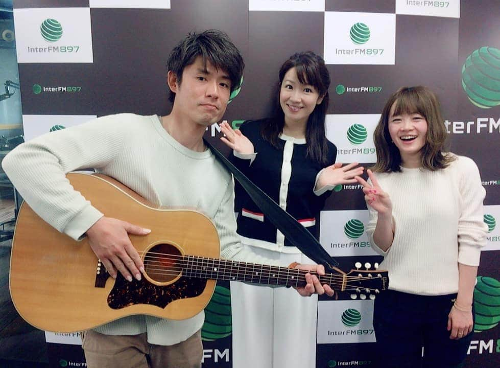 長野美郷のインスタグラム：「こんばんは😃🌃 📻Tokyo Brilliantrips 4月からもInter FM897 より月曜～金曜の10時から11時半まで楽しく放送しております🎵 宜しくお願いいたします💕  本日のゲスト！Nakamura Emiさんと♪ ・今日は、暑いくらいでしたね☀🌸 この先は寒暖差が大きくなりそう！ お身体を大切になさっていただきたいと思います💝  #長野美郷 #interfm897  #ラジオ  #宜しくお願いいたします #スタッフ」