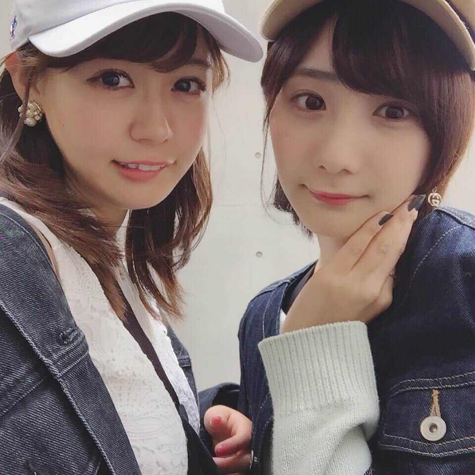 のインスタグラム：「・ 昨日はひさびさほのちゃん💕 中目黒で桜見たかったのにもう葉桜になってきちゃっていました😭 関東でまだ咲いているお花見スポット知ってる方いたら教えてください😳🌸✨」