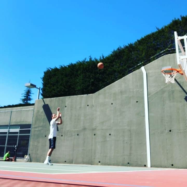 ロベルト・ソルダードのインスタグラム：「Ready for the Final Four @fbbasketbol」