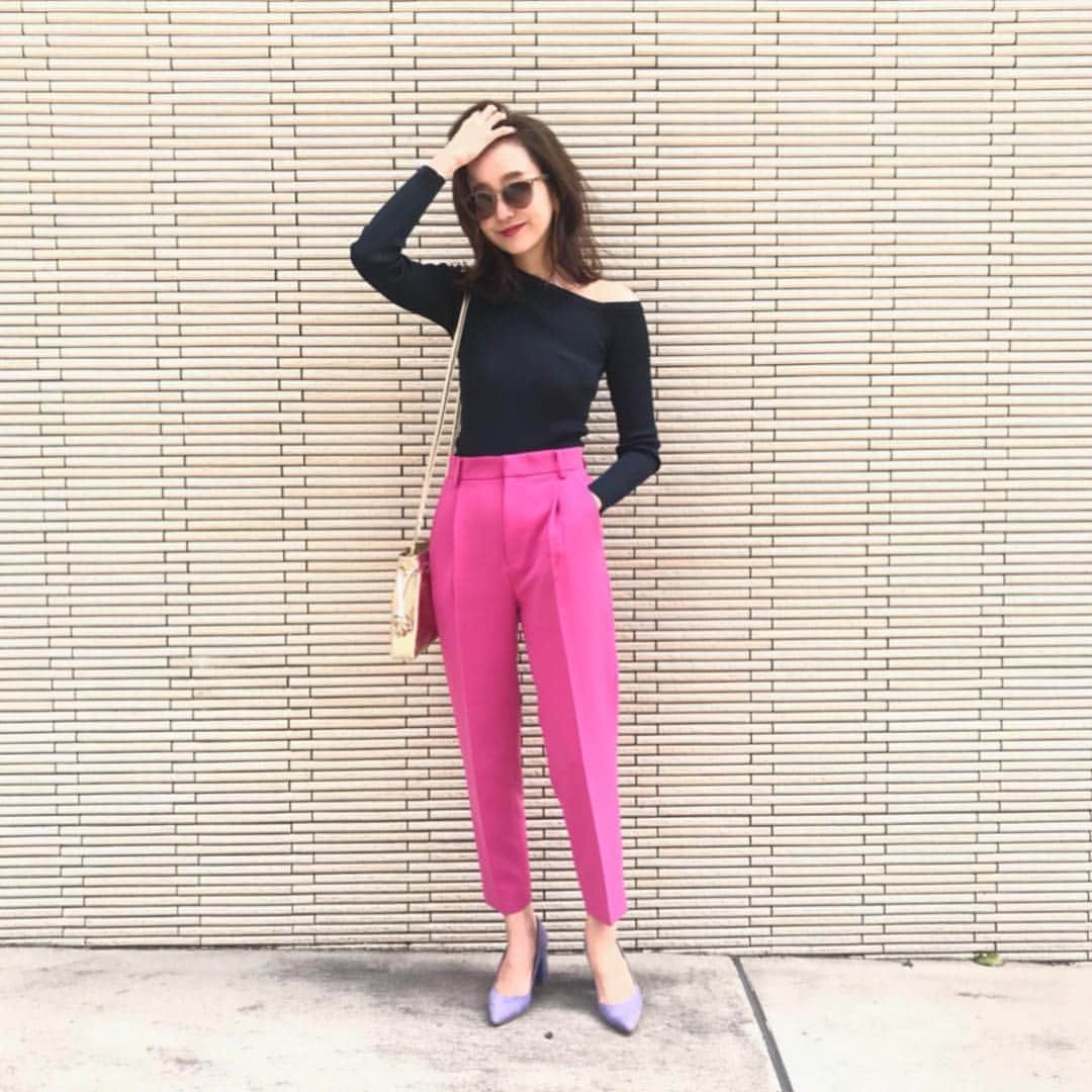 のインスタグラム：「. . tops#stunninglure#スタニングルアー  pants#adametrope#アダムエロペ bag#tomorrowland#トゥモローランド shoes#chembur#チェンバー」