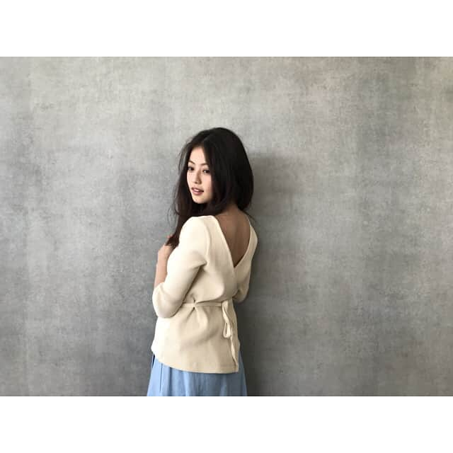 今田美桜さんのインスタグラム写真 - (今田美桜Instagram)「🌱 お背中がかわいかったです。 今月号のwithぜひ。 #with」4月3日 22時38分 - imada_mio