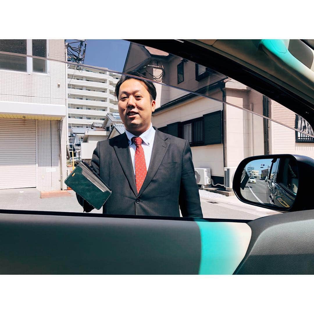 のインスタグラム：「宮崎で運転していたら、中学の時の同級生の浅野を発見‼︎ ちょっと前に放送された「あいつ今何してる？」の収録に出てくれたお礼を伝え、出演してくれたみんなの連絡先がわからないので、みんなにもお礼がしたい旨を伝えました。 そしたら... #宮崎 #ふるさと #中学時代の同級生 #浅野 #道ばたで遭遇 #今では浅野は市長秘書」