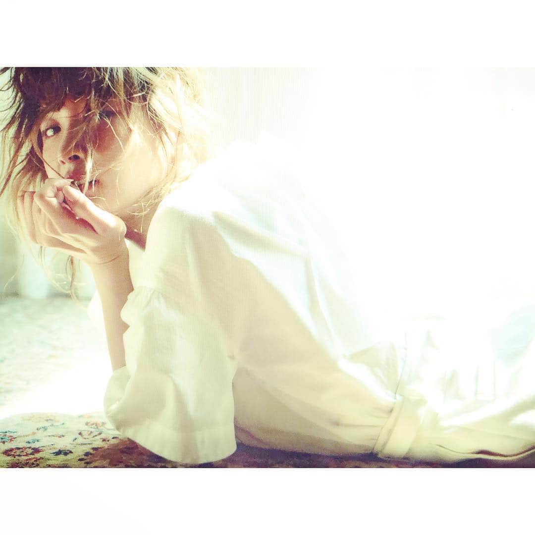 のインスタグラム：「今日から撮影開始🌹 #naturalbeautybasic #sweet #スウィート」