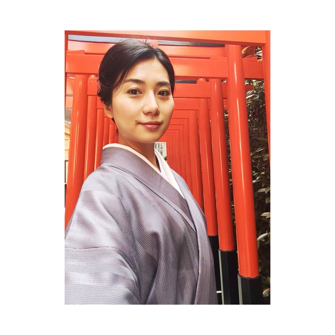 井上貴美さんのインスタグラム写真 - (井上貴美Instagram)「お着物な日。 桜のおまんじゅういただきました☺︎ オフの日もしっかり、ちゃっかり食べてますね。 #kimono #cherryblossom #おまんじゅう」4月4日 17時04分 - takami__213