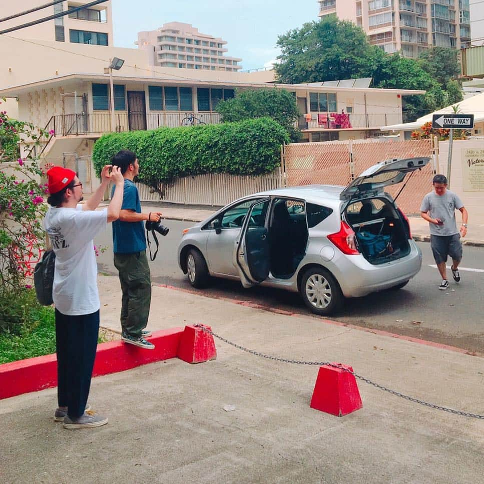 サイトウジュンさんのインスタグラム写真 - (サイトウジュンInstagram)「We are at work now. ⛱😎🤙🌴🎉 #JxJxHawaii2018 #Hawaii #平野太呂 #竹村卓 #JxJx #ClassOf73 #behindthescenes」4月4日 17時27分 - jxjxysig