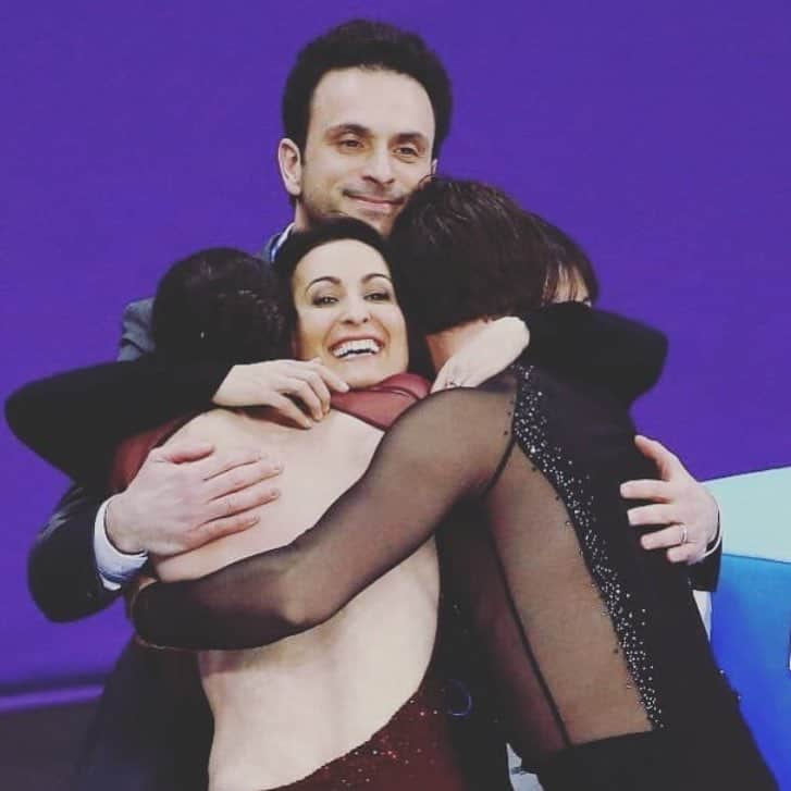 スコット・モイアさんのインスタグラム写真 - (スコット・モイアInstagram)「The only hard part about being on tour... missing these two. #whatapic #virtuemoir」4月5日 8時02分 - scottmoir14