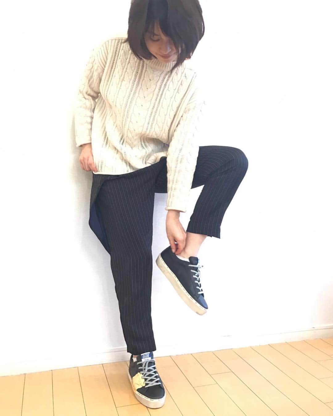 石田ゆり子さんのインスタグラム写真 - (石田ゆり子Instagram)「初夏のような昨日から一変、 今日は寒いくらいです😵 今日も一日元気で。 笑って。」4月5日 9時09分 - yuriyuri1003