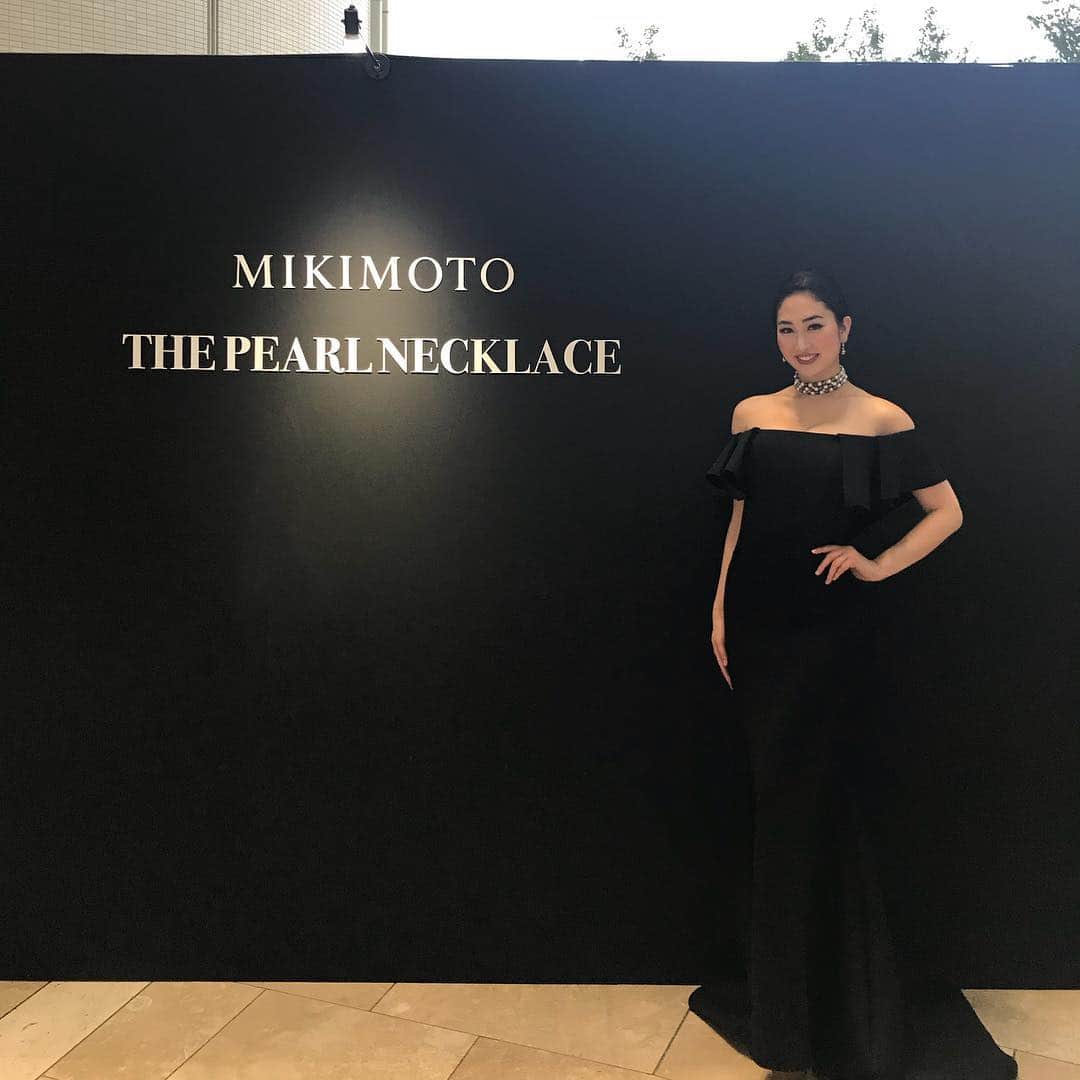 筒井菜月のインスタグラム：「#THEPEARLNECKLACE  眺めているだけで、胸がときめくようなパールのネックレス✨ 4/19木まで大阪梅田のヒルトンホテルで開催中です💕 この機会にぜひお立ち寄りください☺️ #MIKIMOTO #ミキモト #真珠」