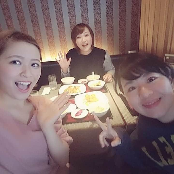 五十嵐サキさんのインスタグラム写真 - (五十嵐サキInstagram)「サキランチ😋🍴 #吉岡友見　ちゃん #小林ゆう　ちゃん　と #中華#ランチ #祇園四条 #ちんみん #私は #酢豚定食  #ご飯おかわりし放題 #もちろん#おかわり #酢豚　大好き #どこでも #あれば頼む #本日も #満腹 #よしもと祇園花月  #吉本新喜劇 #よしもと新喜劇 #五十嵐サキ」4月5日 16時02分 - saki_igarashi