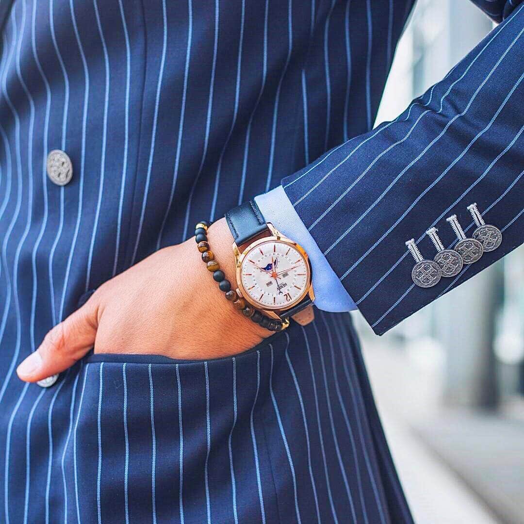 Henry London Official page of Britishさんのインスタグラム写真 - (Henry London Official page of BritishInstagram)「We 💙 the way the Moonphase watch is styled here 😍what's your fave from our Moonphase collection? 📷: @thefilodapper #henrylondon #henrywatches #londondays #londonblogger #london #fblogger #watchaddict #watchlover #womw #HL39_LS_0150」4月5日 16時47分 - henrywatches