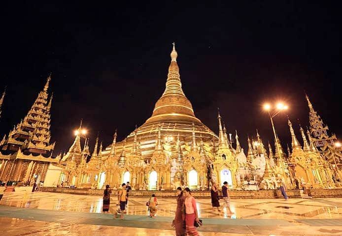 JJJ SUPPLEMENTのインスタグラム：「シュエダゴン・パゴダ(ミャンマー ヤンゴン) ・ #travel」