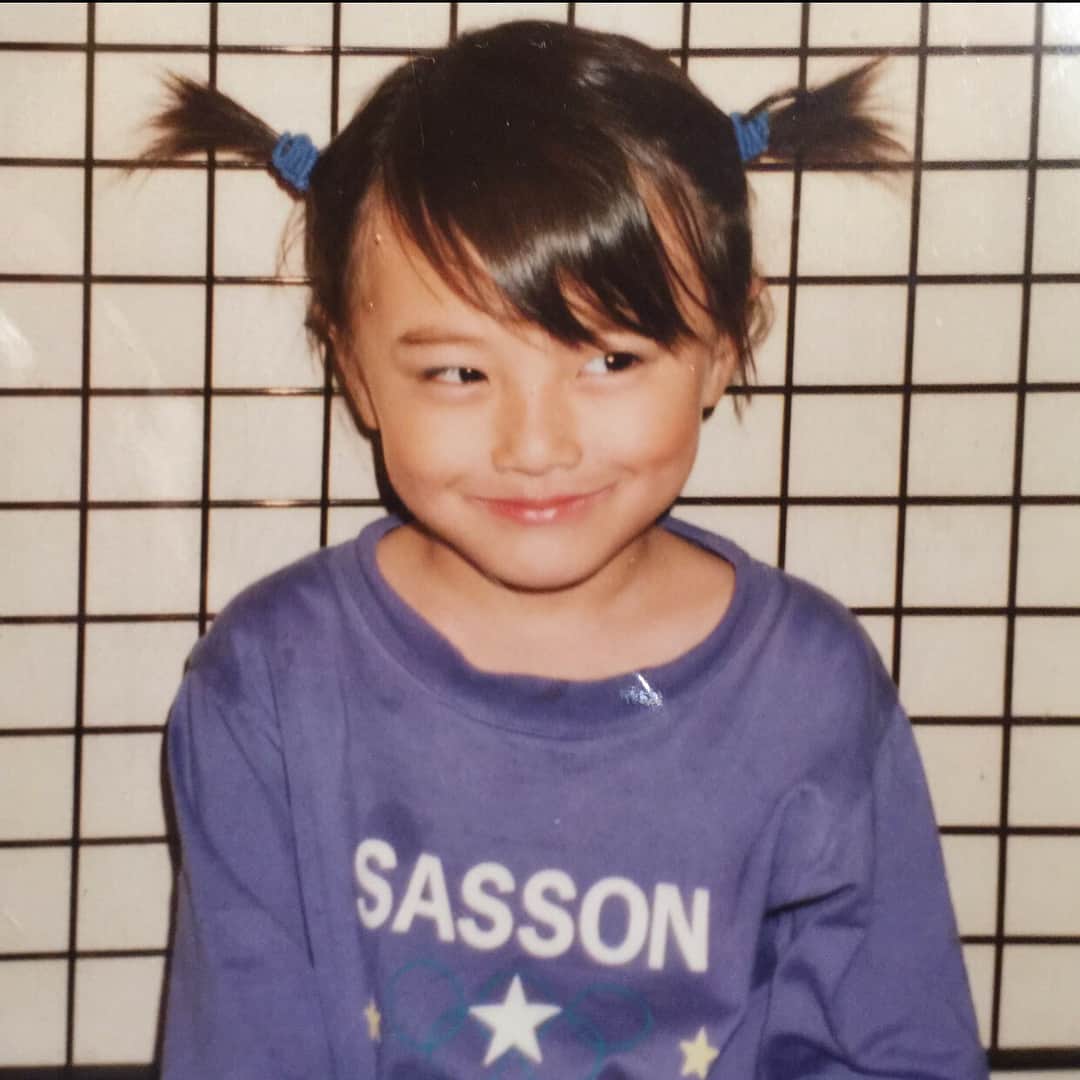 タカシさんのインスタグラム写真 - (タカシInstagram)「どうやら俺は昔から変顔が得意やったみたい...笑  #髪とメイクはお姉ちゃんのいたずら #末っ子は遊ばれるのである #チビたかし」4月6日 19時24分 - takashi_yade07
