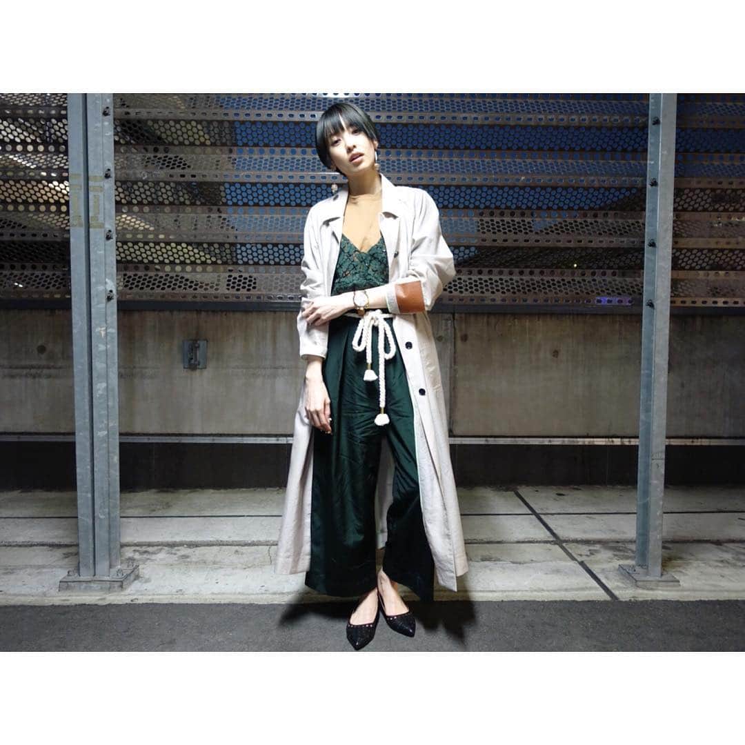 南明奈さんのインスタグラム写真 - (南明奈Instagram)「放送した《浜ちゃんが！》の衣装☆ トップス・サロペ @rpko_official  アウター @tiit_tokyo  靴 @carnet_official  #ootd #outfit #rpko #tiit #carnet」4月6日 21時31分 - akinaminami