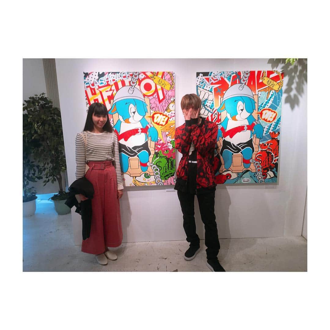 のインスタグラム：「ステキ💓💉🐰✨ #art #colorful #lovely #rabbit #cute #paint #painting #awesome #yolo #artist #actress」