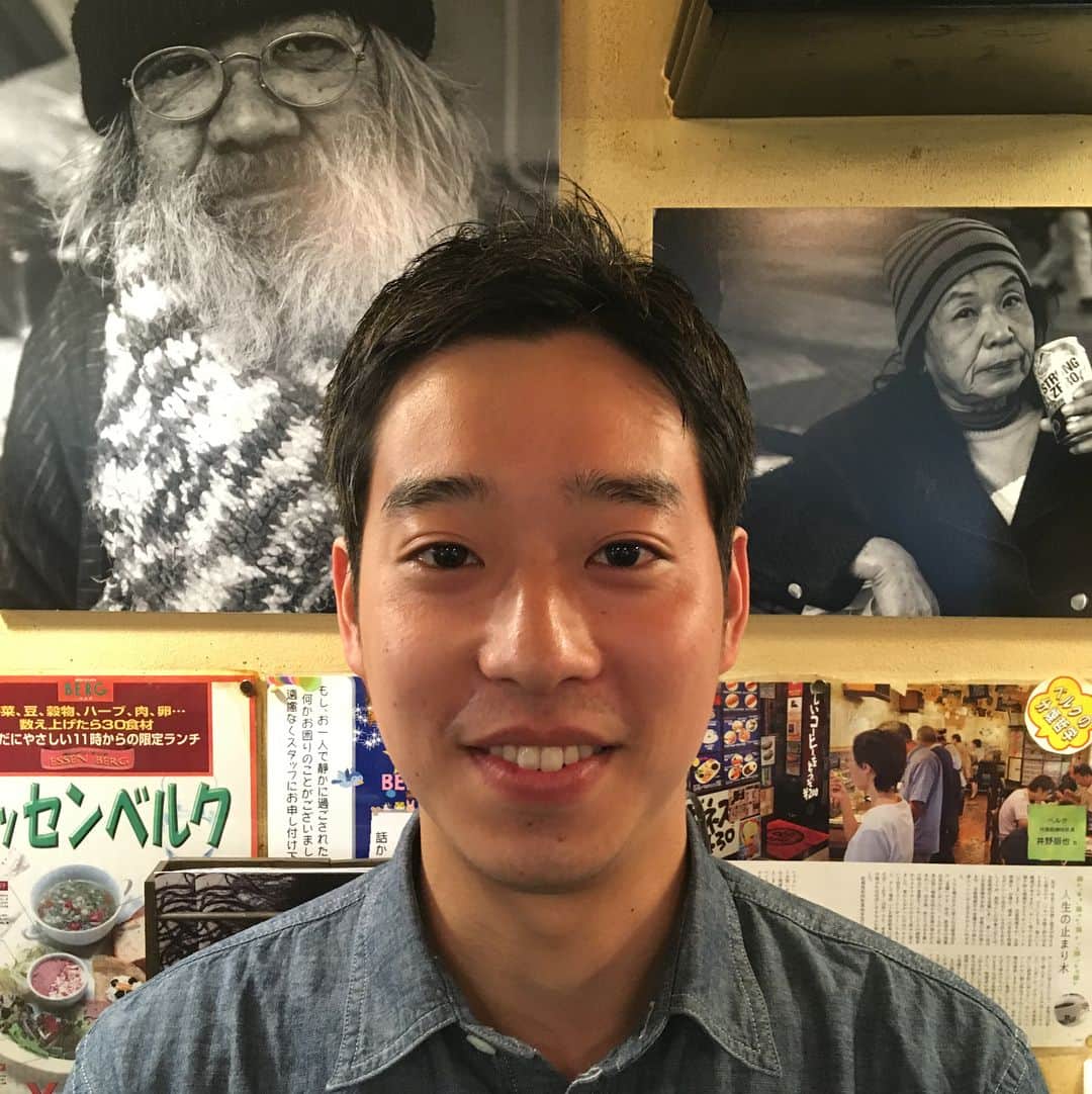 北原徹さんのインスタグラム写真 - (北原徹Instagram)「#リリーフランキー さんから花が届く男の個展 #berg #新宿 #それぞれの決壊 #砂田耕希」4月7日 12時37分 - torukitahara