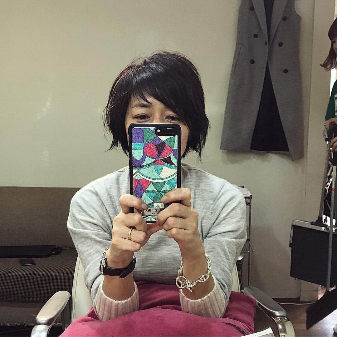 富岡佳子さんのインスタグラム写真 - (富岡佳子Instagram)「インスタグラムやブログを見た！ということで、日本は元より海外からのお客様も同サロンにいらっしゃること伺ってただただビックリしております！アメリカ、カナダ、韓国、シンガポール…SNSの素晴らしさを改めて感じました☺︎ #roraimadaikanyama  Stylist／miki Yarita #感謝#髪伸びましたね」4月7日 13時14分 - yoshikotomioka