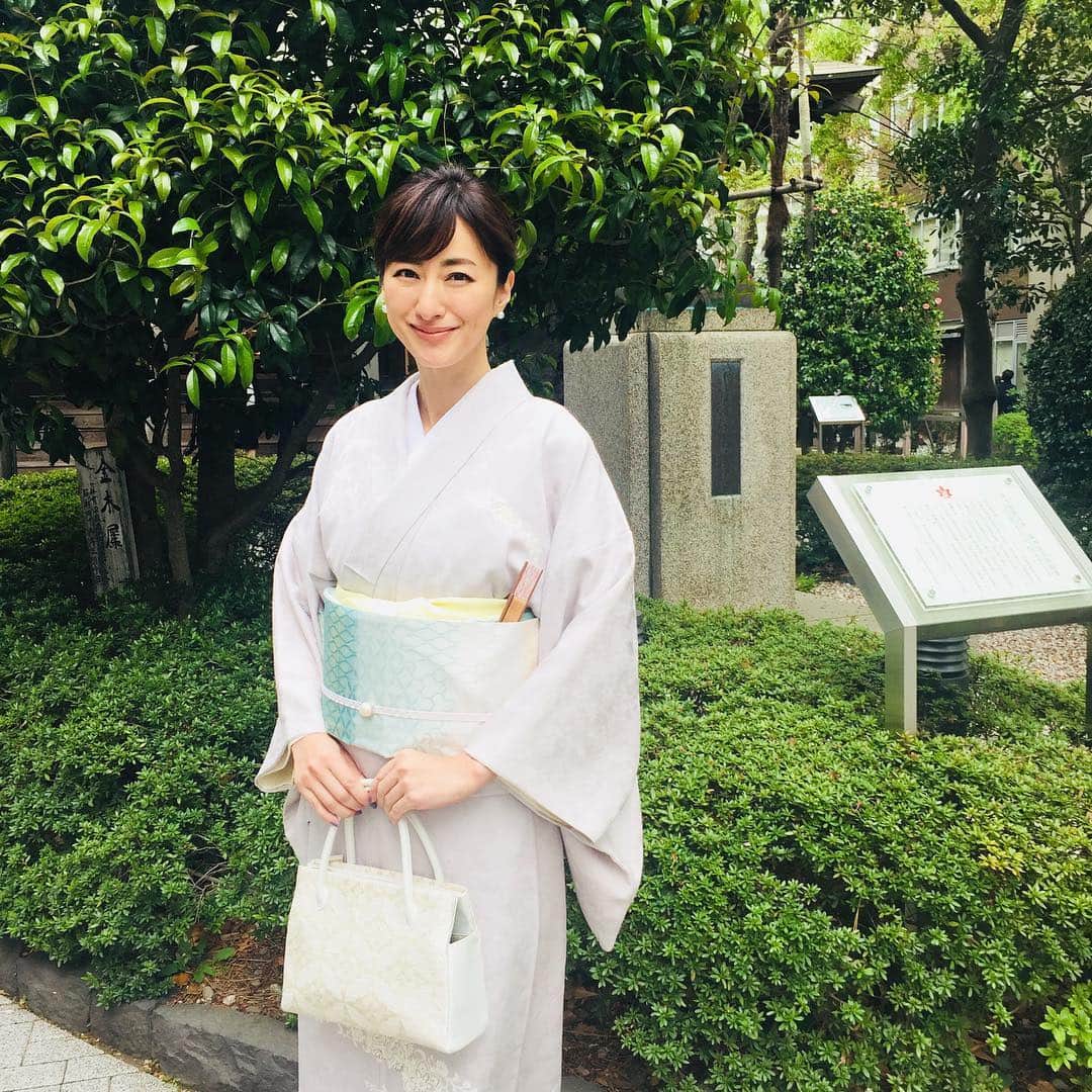 前田ゆかのインスタグラム：「今日は晴れてよかったです。 ・ 入学式も無事に終わりました！  #入学式着物 #着付け#着物#らくや #先生に見てもらいながら #着物を着ました #もっと袋帯の練習します #なかなか難しかったけど #先生のおかげで着れました #新生活のスタート #逞しく #楽しく #高校生活を充実させてほしい #朝早くからヘアーメイク田中さん #ありがとうございました」