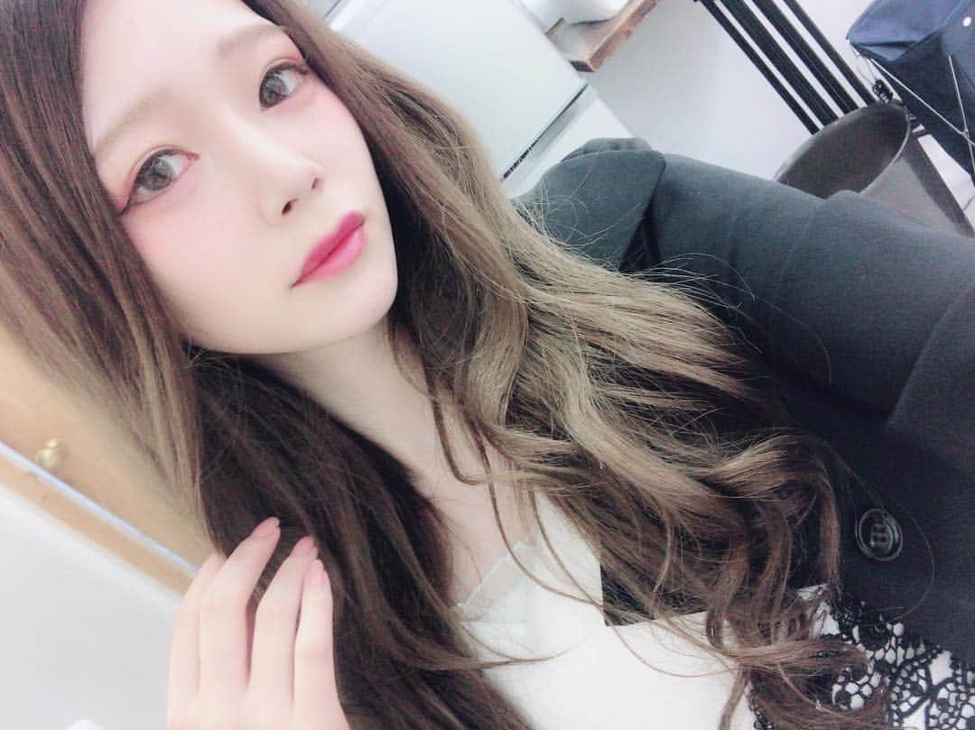 小日向楓のインスタグラム：「･ ･ 撮影お疲れさまだよ！ ･ ･ #自撮り #ポートレート #撮影 #カメラ #写真 #写真撮ってる人と繋がりたい #被写体 #model #selfie #selca #camera #photo #portrait #instagood #instagram #followme」