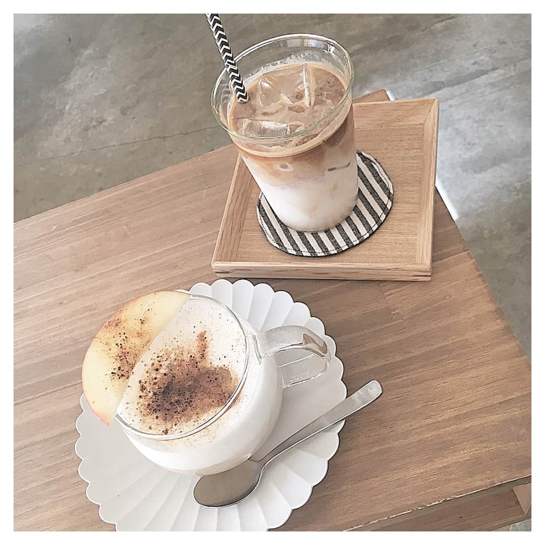 清家麻里奈さんのインスタグラム写真 - (清家麻里奈Instagram)「お洒落なコーヒー屋さんで飲んだりんごのカフェラテが美味しすぎた💗店内も可愛くてテイクアウトもok👍✨ #桜川カフェ #大阪カフェ #カフェラテ #お洒落カフェ #コーヒー #coffee #カフェ好きさんと繋がりたい #カフェ巡り #桜川」4月7日 20時46分 - marinas20819
