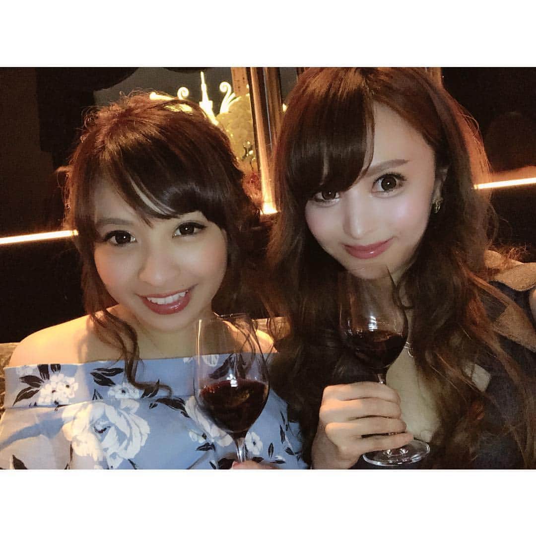 のインスタグラム：「毎日酔っ払ってるぅー♡ エース楽しいよぉー♥️♥️ . . #エース東京#エースファクトリー #後輩ちゃん #東京#六本木 #キャバクラ#キャバ#キャバ嬢 #フォローミー#followme #follow#followalways #tagsforlikes#tflers#instagood #instalike#like4like#instadaily #tokyo#roppngi」
