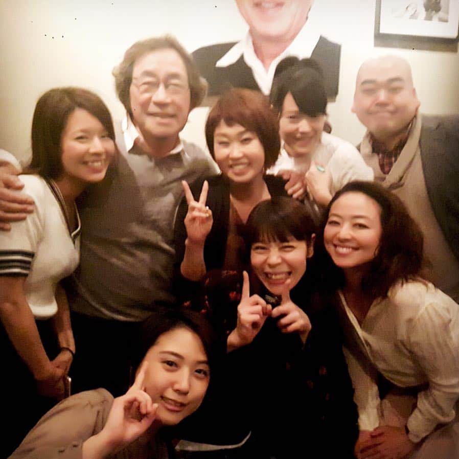 のインスタグラム：「同期の3Bパート6❤️ なかなか会えないけど、会うと一瞬にして中学3年に戻る騒がしさと、飾らないでいられる仲間。 いつも伝えられないけど、本当に感謝してる。 本当にありがとう❤️ #3年b組 #金八先生 #パート6 #仲間 #同期 #いつまでも #ありがとう」