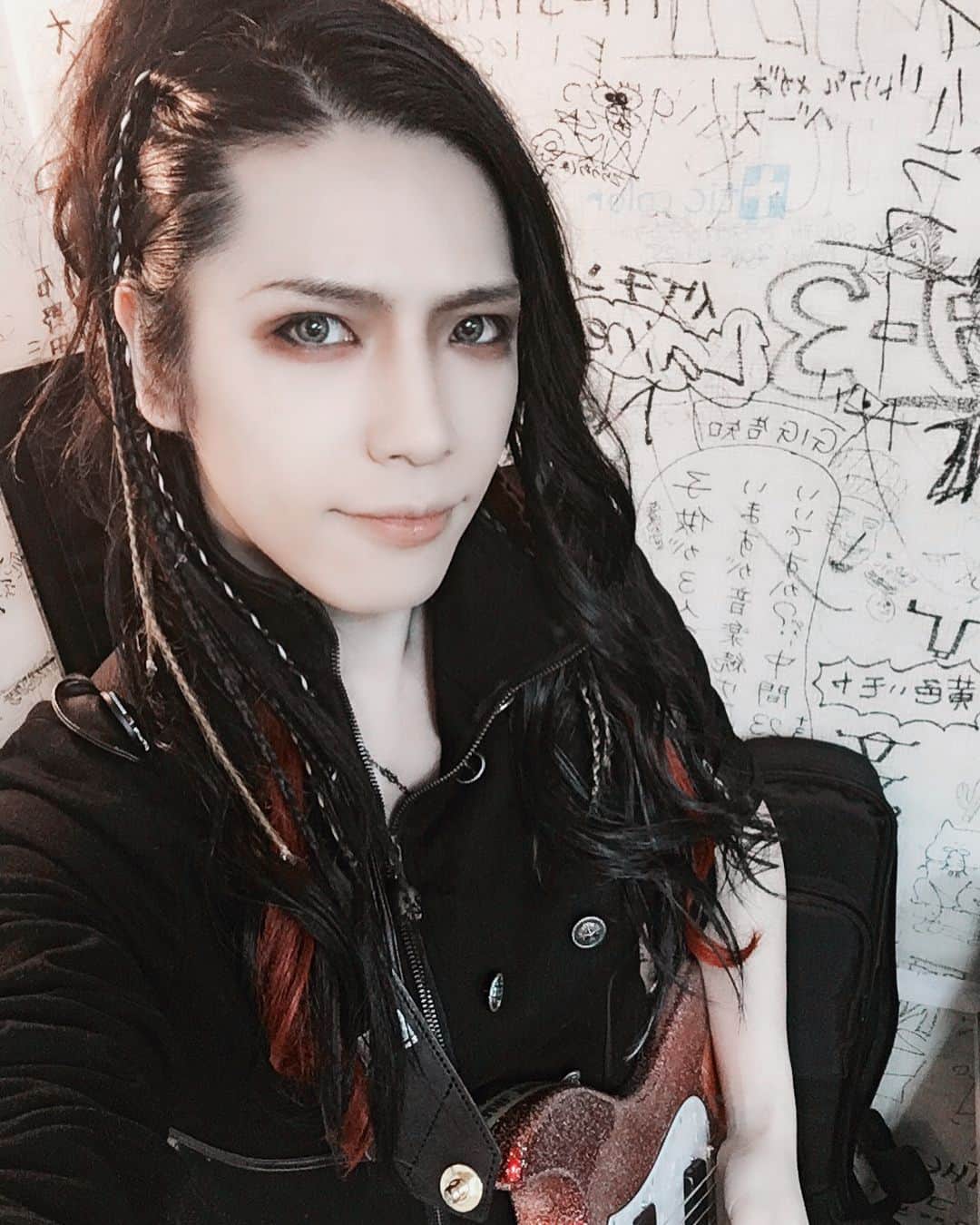 大村孝佳のインスタグラム：「C4 HEAVEN'S ROCKさいたま新都心VJ-3でのワンマン無事終了！1年ぶりの埼玉はセットリストにKill=slaydの「CRISIS」、Laputaの「ALKALOID」、 僕のソロの「High Works」をC4ver.でお届けしましたが如何でしたでしょうか？絶妙に大変でしたけど、面白かったのでまたこういうのやりたいですね🎸 #C4」