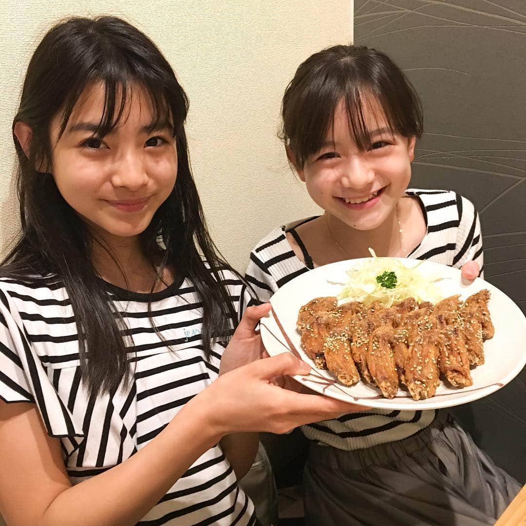 ニコ☆プチのインスタグラム：「今日はアンナ＆こっちゃんが ジェニィのイベントに遊びに行くよ💖 イオンモール大高で待ってるね〜！ 来てくれるコはもちろん、 来れないコも写真をアップするから インスタをチェックしてね😘 1回目は11:30〜です！. . 昨日の夜は名古屋名物・手羽先をいただきました😋💕 #琴楓 #田中杏奈 #プチモ #ジェニィラブ」