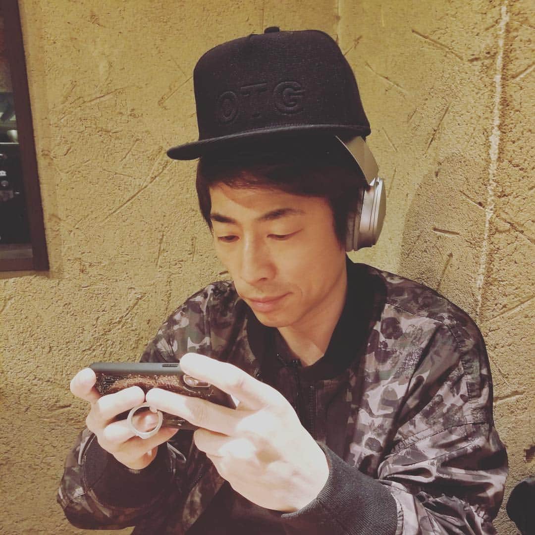 田村淳のインスタグラム：「荒野行動にはまってますw」