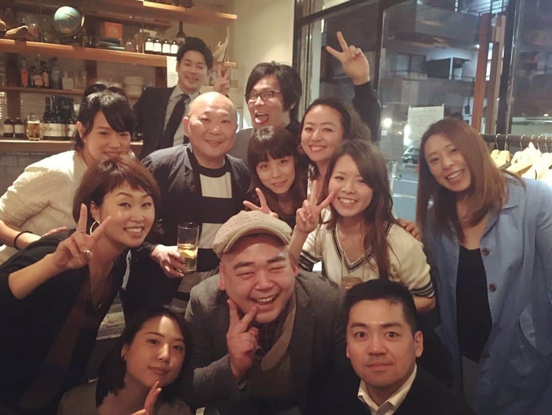 高松いくさんのインスタグラム写真 - (高松いくInstagram)「昨日の金八先生お祝いの会は、毎年シンヤ先輩の素敵なお店で行われてます😊 初台駅🚉 『HOFF』 https://tabelog.com/tokyo/A1318/A131807/13049273/  とってもアットホームで温かく、お洒落なお店です🍀  いつもありがとうござます😊🙏🍀 パート6で撮ったボケてない写真があったーー( ；∀；)✨ #金八先生 #生徒 #先輩 #お店 #毎年 #お誕生日会 #大集合 #シンヤ先輩 #3b #同期 #後輩」4月8日 15時29分 - iku_takamatsu_trip_sup_yoga