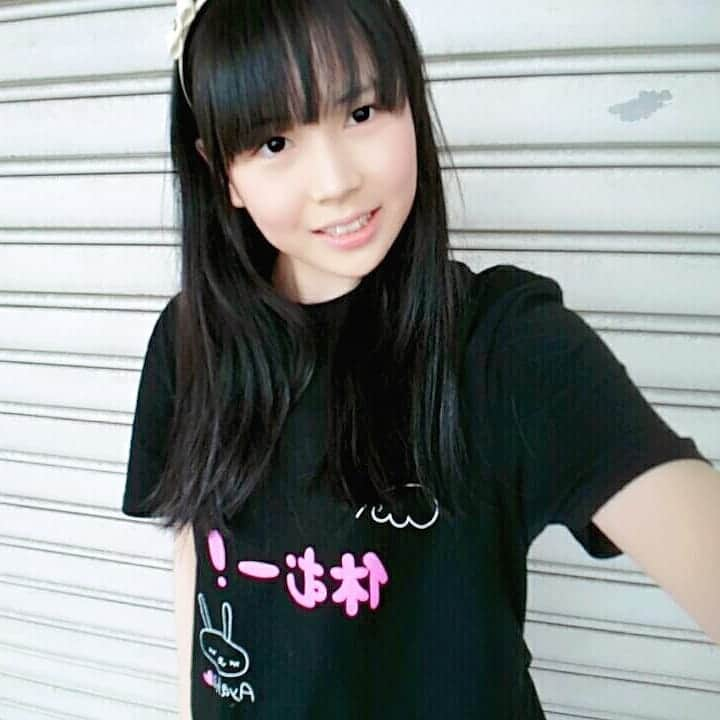 渥美彩羽のインスタグラム：「写真会ありがとうございました！ 今日は生誕Tシャツを着ました(*^^*)」